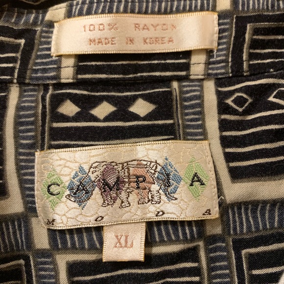 Geometric collared button down - Picture 2 of 3